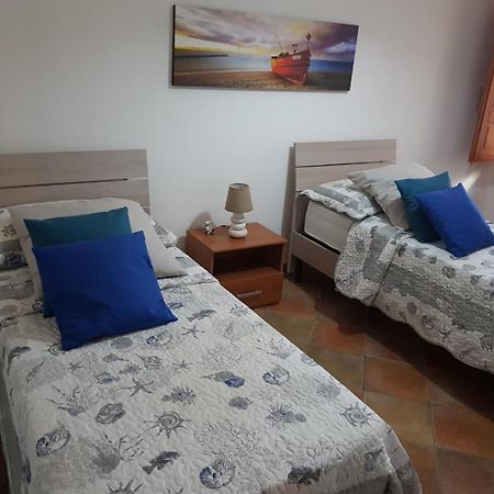 Вилла Zahra Casa Vacanze Кастеллуццо Экстерьер фото