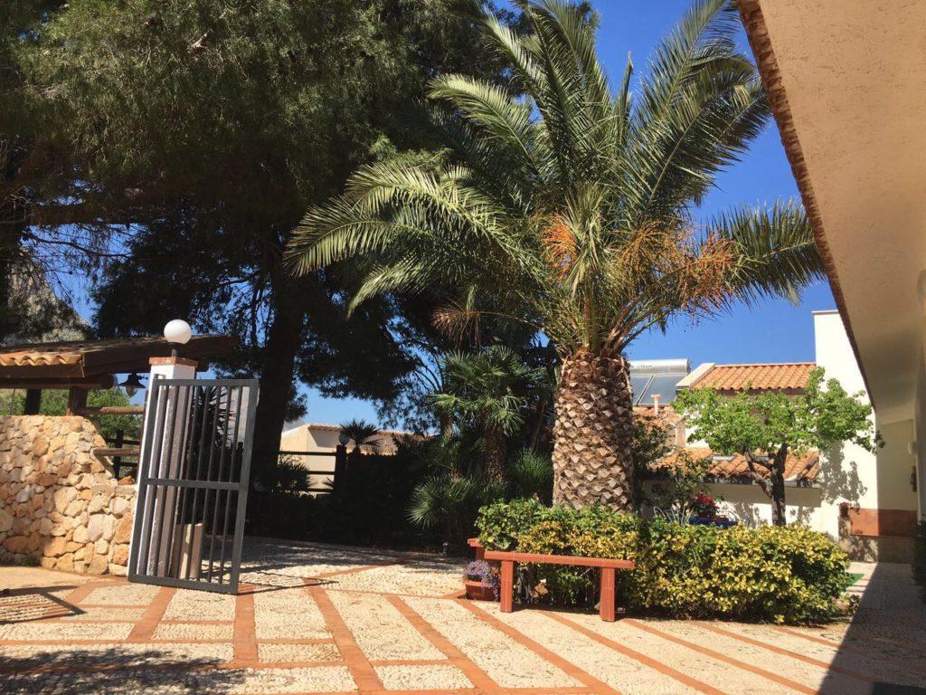 Вилла Zahra Casa Vacanze Кастеллуццо Экстерьер фото